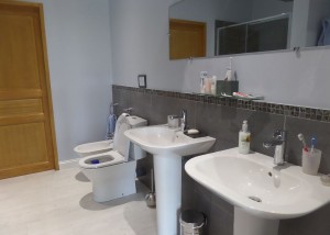 La Roche - En Suite - Master Bedroom